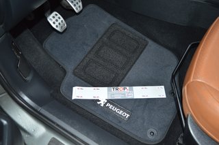 Πατάκι οδηγού για Peugeot 207, σε αυτοκίνητο πελάτη στο κατάστημα μας.